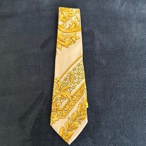 Vintage Gianni Versace Men’s Tie - Signature Yellow Versace Pattern- 100% Silk